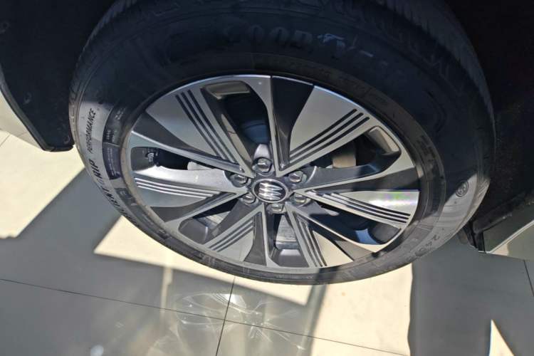 Used Buick E5 2025 Model 620KM Prestige Edition Right Rear Wheel Hub