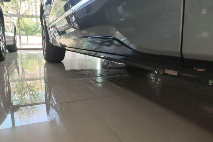 Used Buick E5 2025 Model 620KM Prestige Edition Right Side Sill