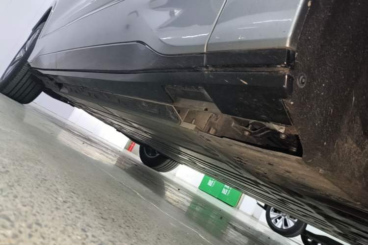 Used Buick E5 2025 Model 620KM Prestige Edition Right Side Sill