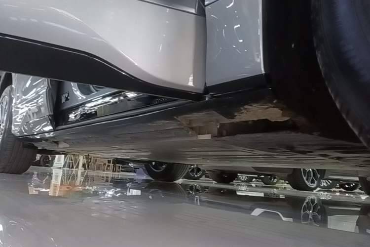 Used Buick E5 2025 Model 620KM Prestige Edition Right Side Sill