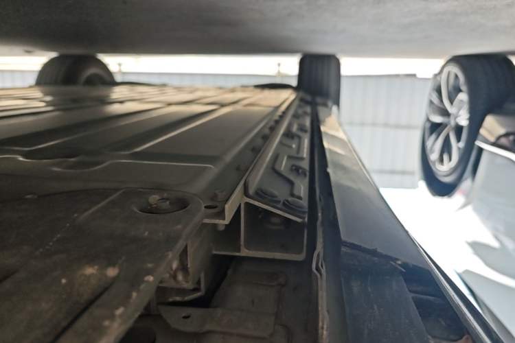 Used Buick E5 2025 Model 620KM Prestige Edition Right Side Sill