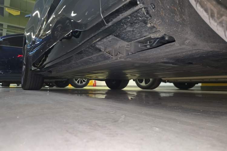 Used Buick E5 2025 Model 620KM Prestige Edition Right Side Sill