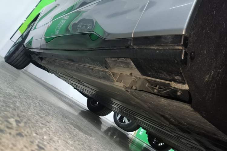 Used Buick E5 2025 Model 620KM Prestige Edition Right Side Sill