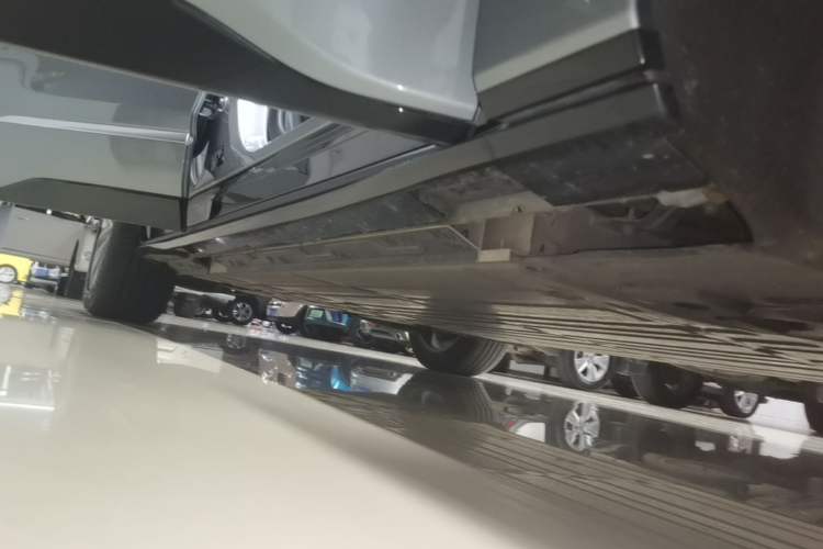 Used Buick E5 2025 Model 620KM Prestige Edition Right Side Sill