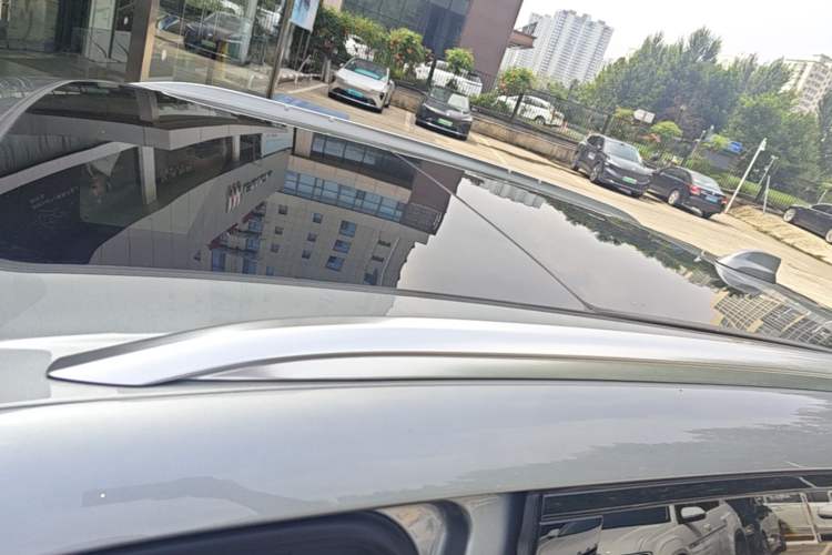 Used Buick E5 2025 Model 620KM Prestige Edition Roof