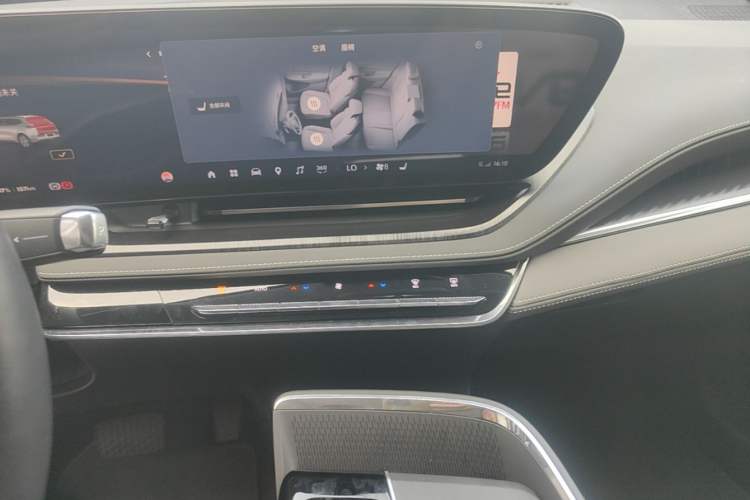 Used Buick E5 2025 Model 620KM Prestige Edition Audio And AC Panel