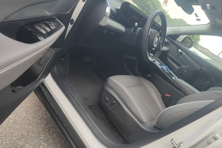 Used Buick E5 2025 Model 620KM Prestige Edition Driver Seat