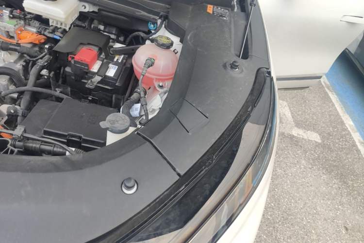 Used Buick E5 2025 Model 620KM Prestige Edition Engine Bay Left