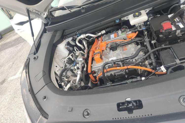Used Buick E5 2025 Model 620KM Prestige Edition Engine Bay Right