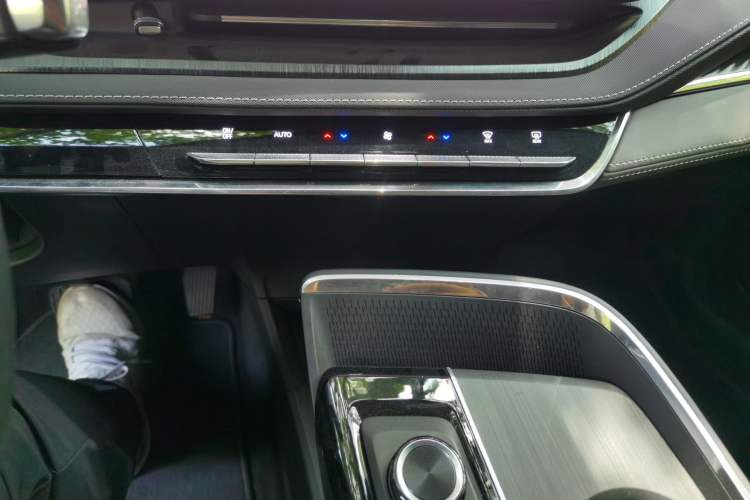 Used Buick E5 2025 Model 620KM Prestige Edition Audio And AC Panel
