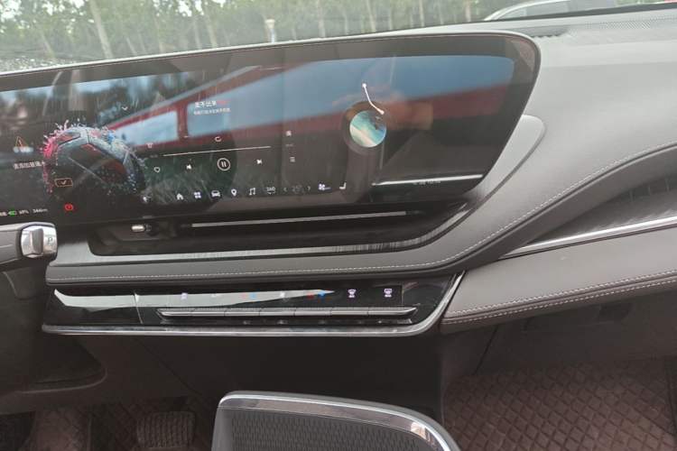 Used Buick E5 2025 Model 620KM Prestige Edition Audio And AC Panel