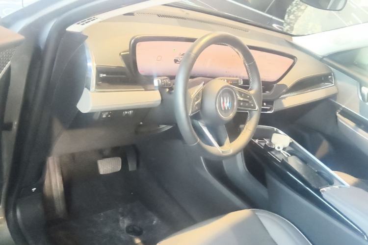 Used Buick E5 2025 Model 620KM Prestige Edition Center Console