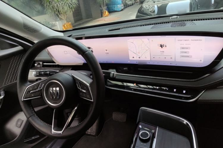 Used Buick E5 2025 Model 620KM Prestige Edition Center Console