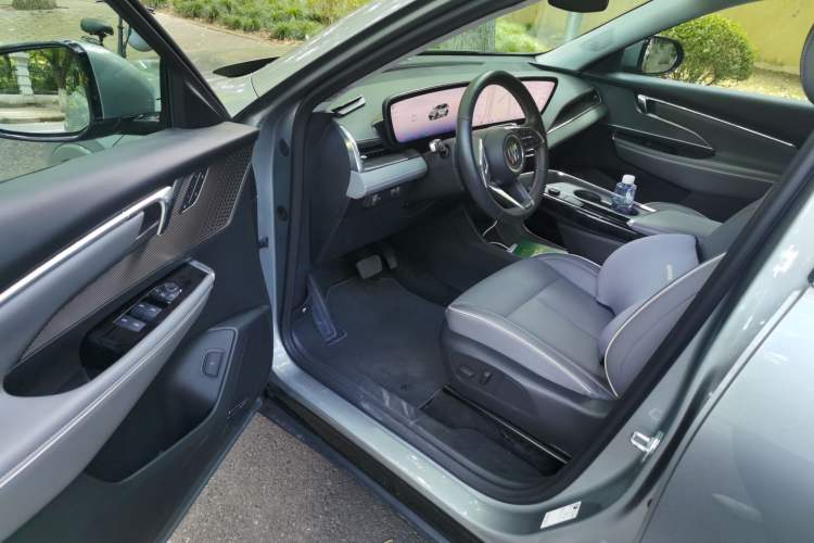 Used Buick E5 2025 Model 620KM Prestige Edition Driver Seat