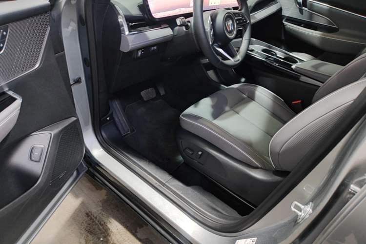 Used Buick E5 2025 Model 620KM Prestige Edition Driver Seat