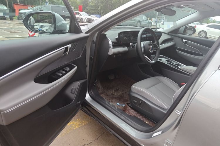 Used Buick E5 2025 Model 620KM Prestige Edition Driver Seat