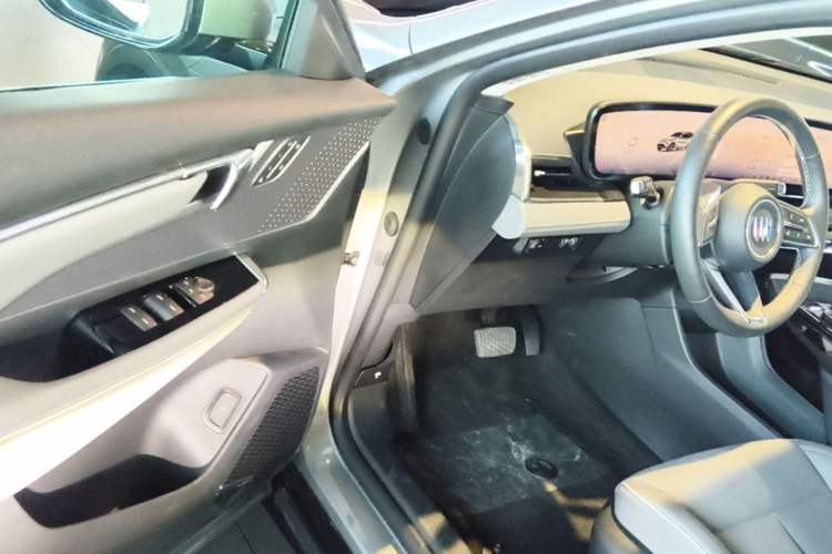 Used Buick E5 2025 Model 620KM Prestige Edition Driver Seat