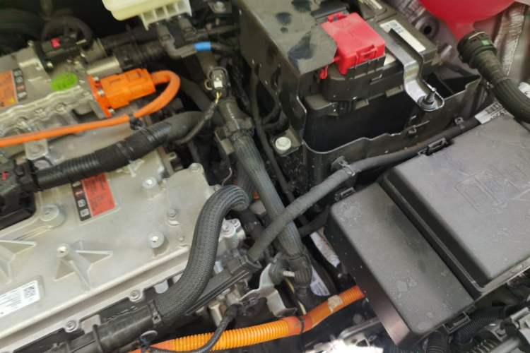 Used Buick E5 2025 Model 620KM Prestige Edition Engine Bay Left