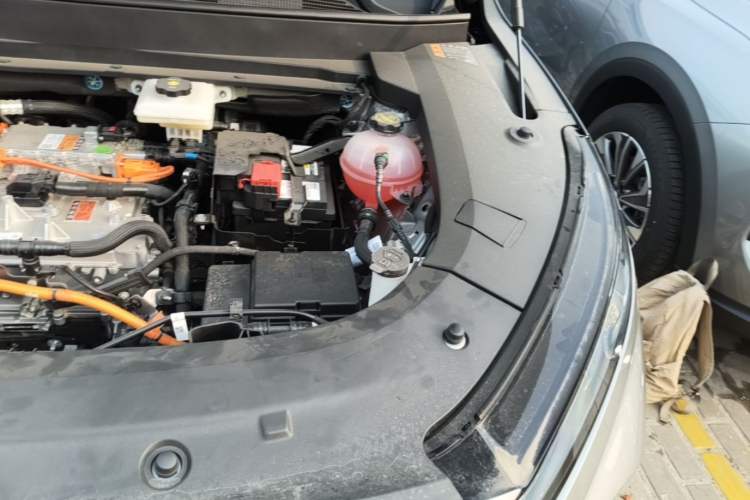 Used Buick E5 2025 Model 620KM Prestige Edition Engine Bay Left