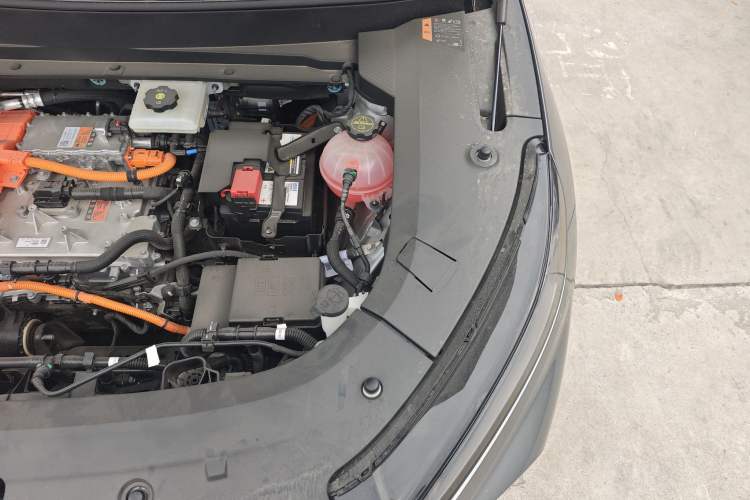 Used Buick E5 2025 Model 515KM First-Adoption Edition Engine Bay Left