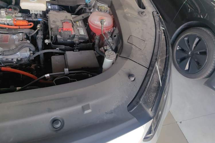 Used Buick E5 2025 Model 620KM Prestige Edition Engine Bay Left