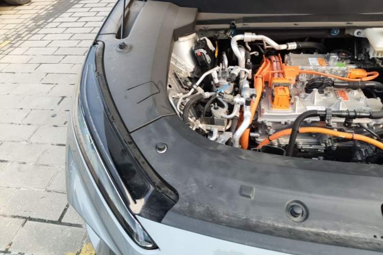 Used Buick E5 2025 Model 620KM Prestige Edition Engine Bay Right