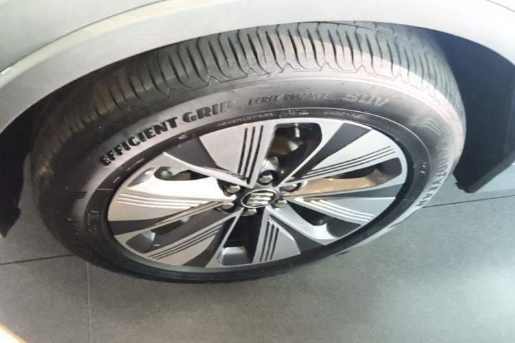 Used Buick E5 2025 Model 620KM Prestige Edition Exterior 4