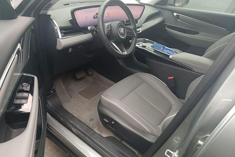 Used Buick E5 2025 Model 620KM Prestige Edition Left Front Seat