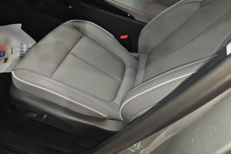 Used Buick E5 2025 Model 620KM Prestige Edition Left Front Seat