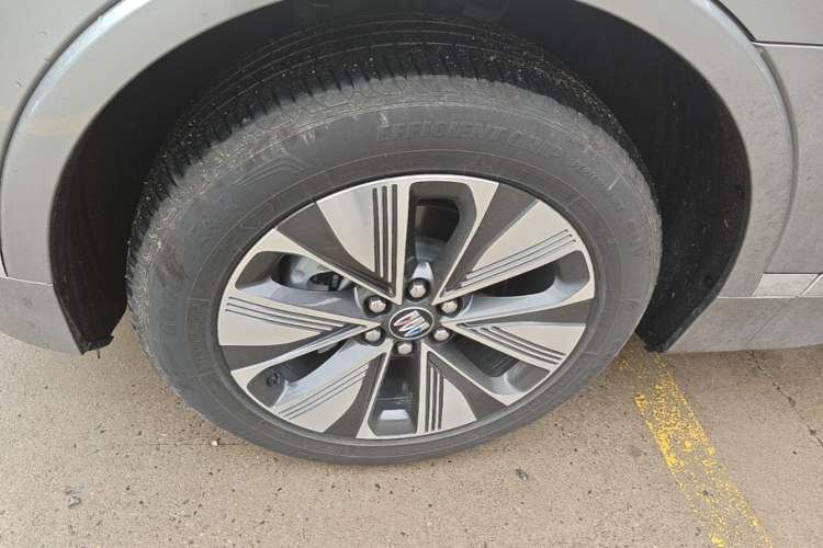 Used Buick E5 2025 Model 620KM Prestige Edition Left Front Wheel Hub