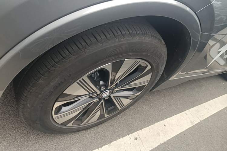 Used Buick E5 2025 Model 620KM Prestige Edition Left Front Wheel Hub