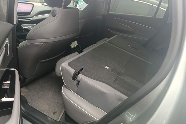 Used Buick E5 2025 Model 620KM Prestige Edition Left Rear Seat