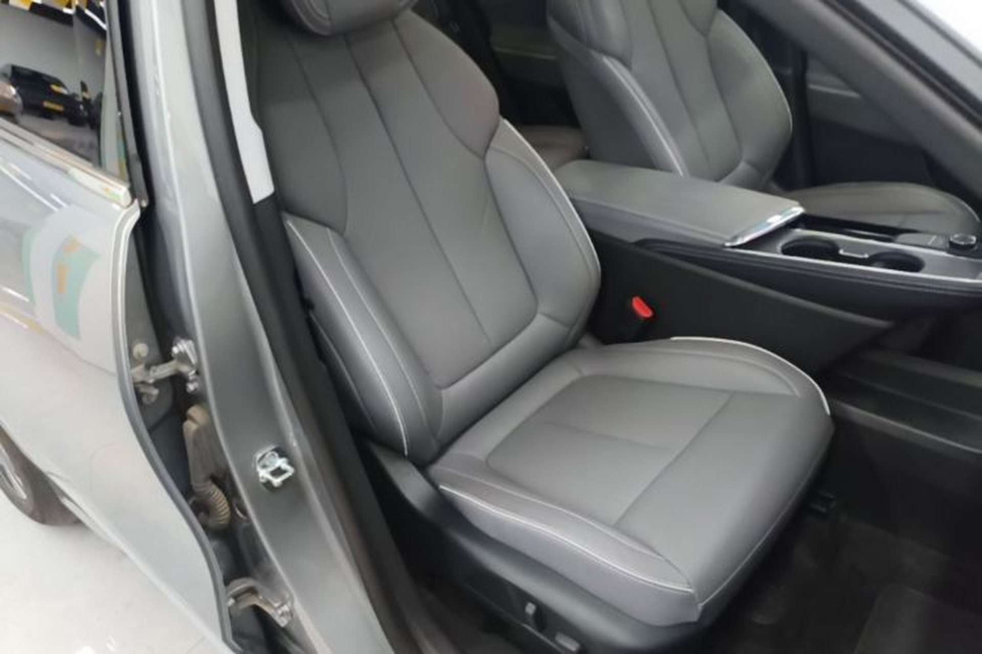 Used Buick E5 2025 Model 620KM Prestige Edition Right Front Seat