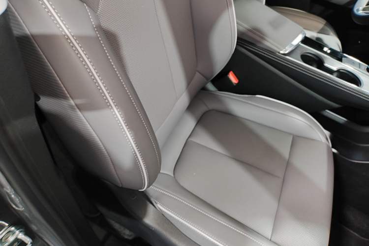 Used Buick E5 2025 Model 620KM Prestige Edition Right Front Seat