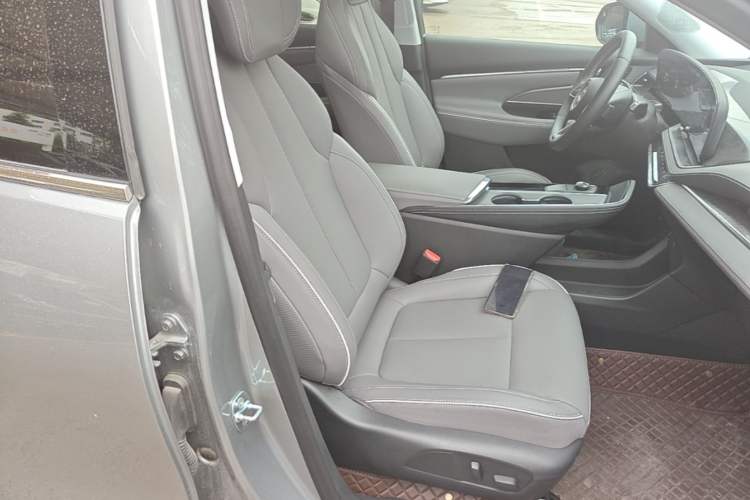 Used Buick E5 2025 Model 620KM Prestige Edition Right Front Seat
