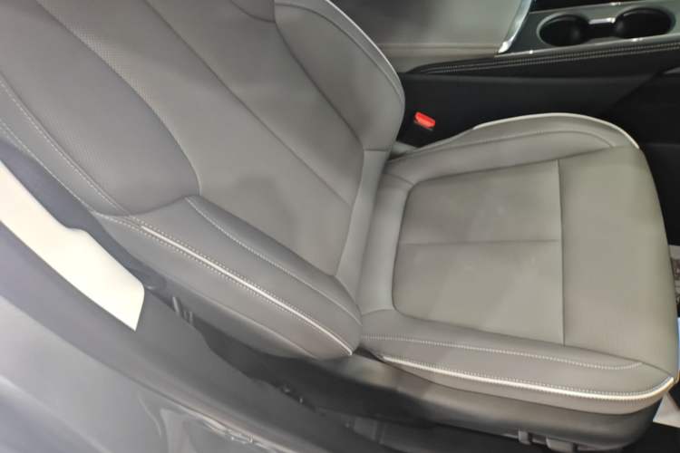 Used Buick E5 2025 Model 620KM Prestige Edition Right Front Seat