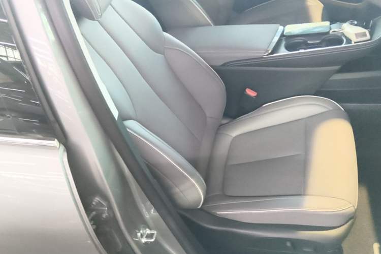 Used Buick E5 2025 Model 620KM Prestige Edition Right Front Seat