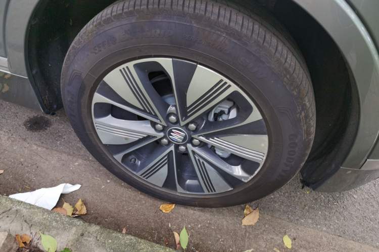 Used Buick E5 2025 Model 620KM Prestige Edition Right Front Wheel Hub
