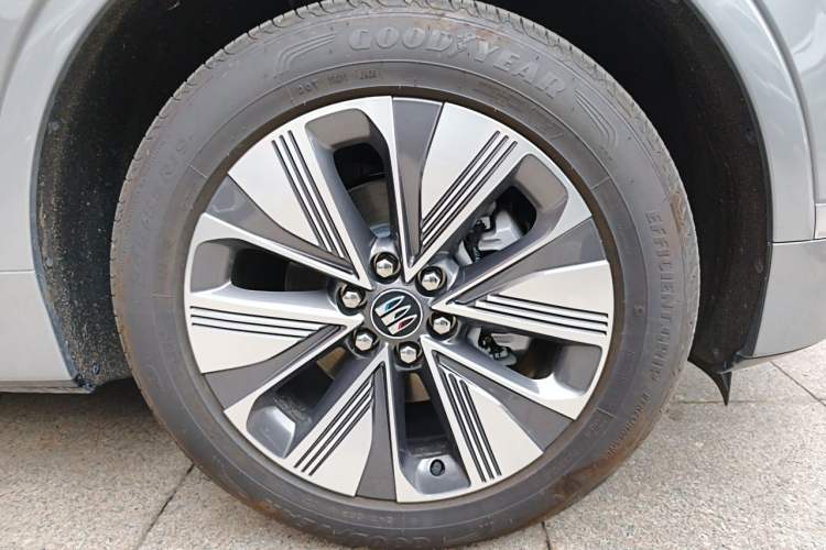 Used Buick E5 2025 Model 620KM Prestige Edition Right Front Wheel Hub