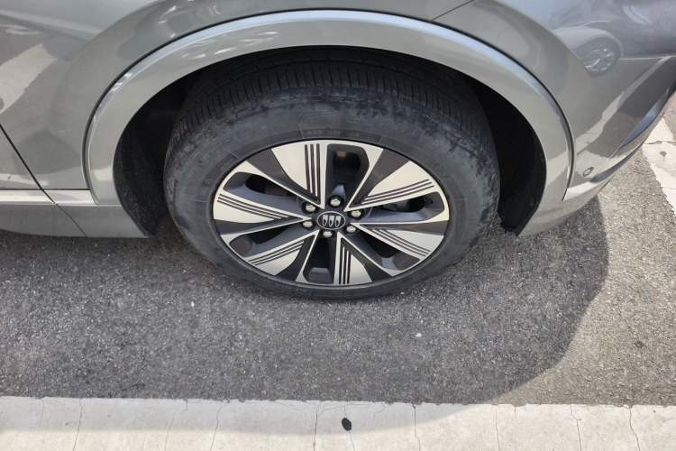 Used Buick E5 2025 Model 620KM Prestige Edition Right Front Wheel Hub