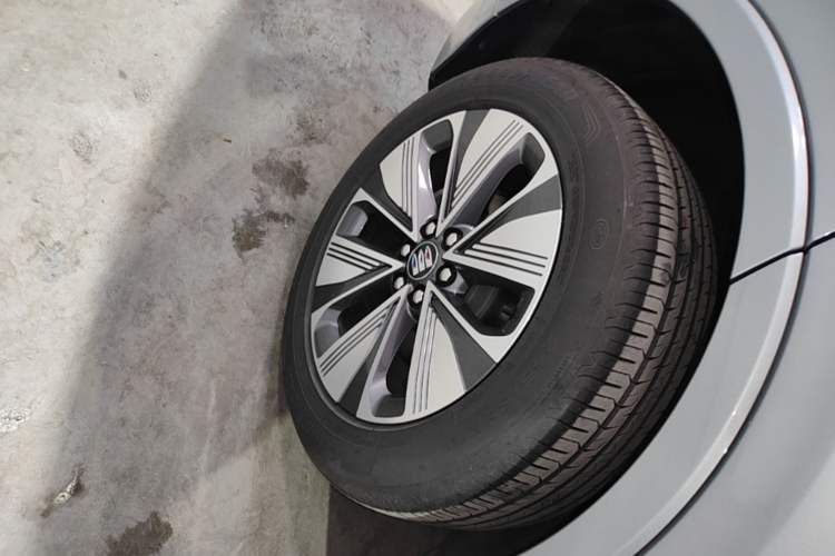 Used Buick E5 2025 Model 620KM Prestige Edition Right Rear Wheel Hub