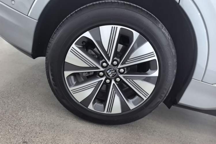 Used Buick E5 2025 Model 620KM Prestige Edition Right Rear Wheel Hub