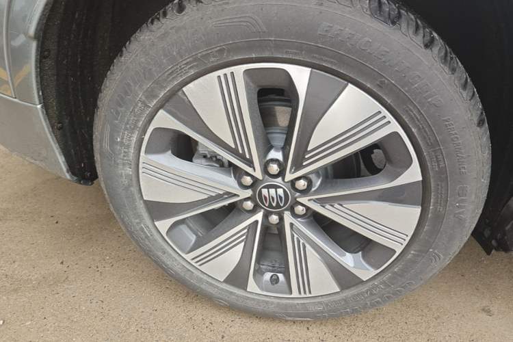 Used Buick E5 2025 Model 620KM Prestige Edition Right Rear Wheel Hub