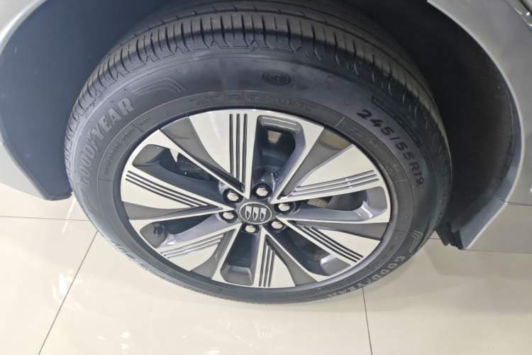 Used Buick E5 2025 Model 620KM Prestige Edition Right Rear Wheel Hub