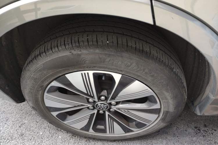 Used Buick E5 2025 Model 620KM Prestige Edition Right Rear Wheel Hub