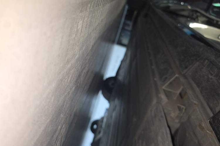 Used Buick E5 2025 Model 620KM Prestige Edition Right Side Sill