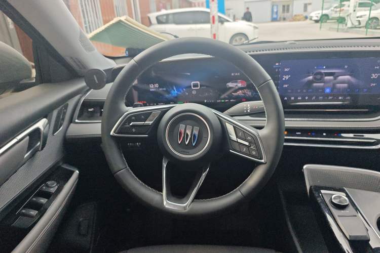 Used Buick E5 2025 Model 515KM First-Adoption Edition Steering Wheel