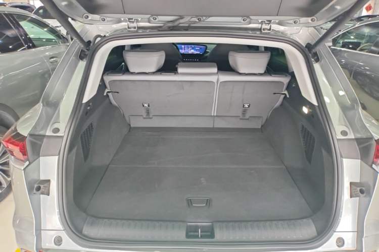 Used Buick E5 2025 Model 620KM Prestige Edition Trunk