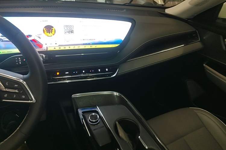 Used Buick E5 2025 Model 620KM Prestige Edition Audio And AC Panel