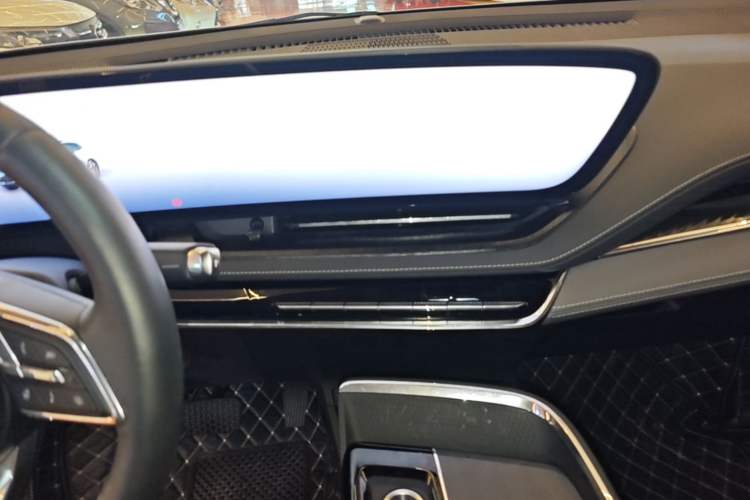 Used Buick E5 2025 Model 620KM Prestige Edition Audio And AC Panel
